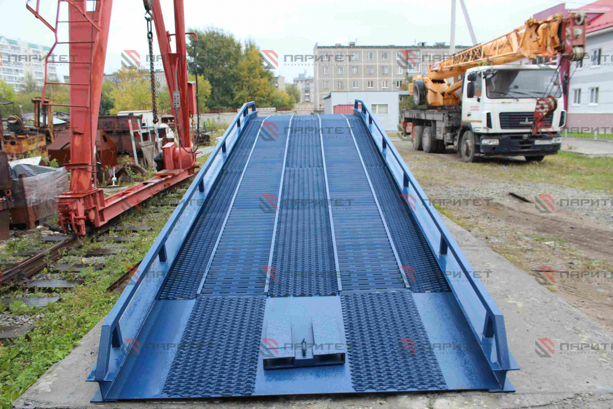 Передвижная погрузочная эстакада (мобильная рампа)